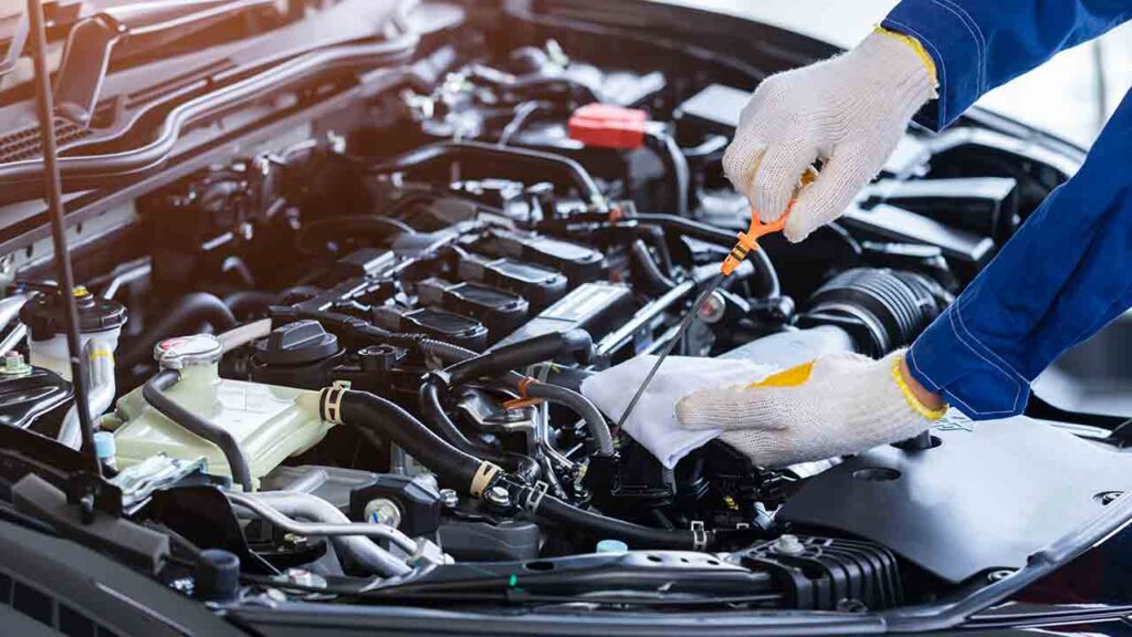 benefits-of-cleaning-car-engine-1024x576